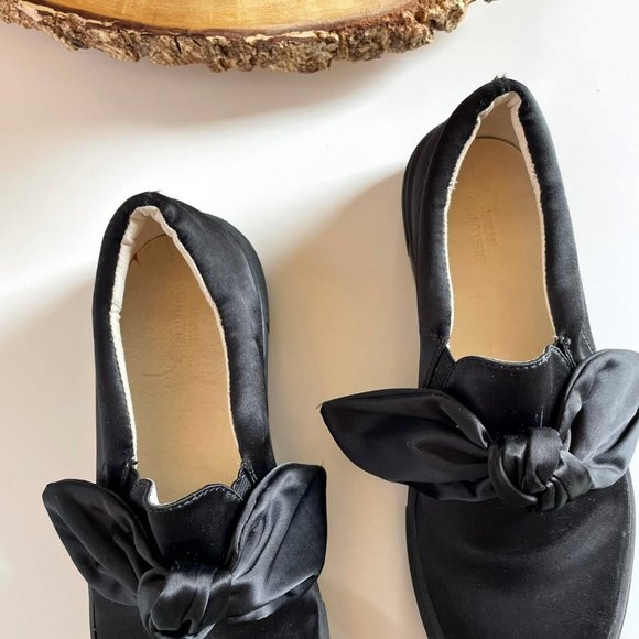 Urban Outfitters Bow Shoes | Size 7 - Picture 3 of 6